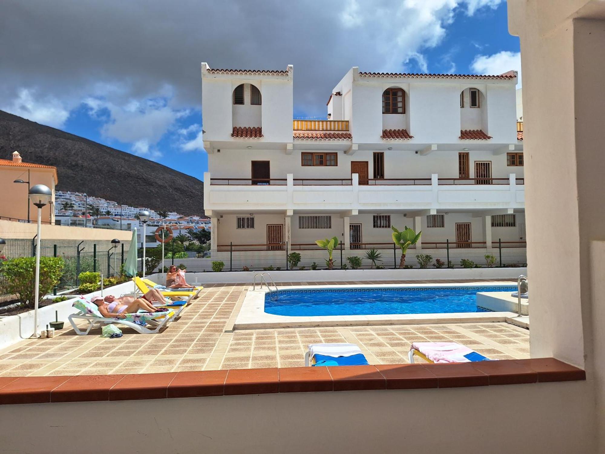 Апартаменты Parque Margarita, Terraza Vista Piscina Лос Кристианос Экстерьер фото